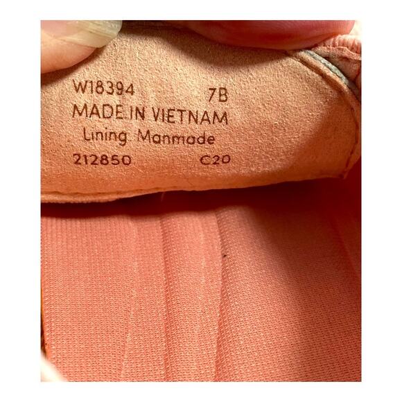 Cole Haan Women 2.ZERØGRAND Stitchlite™ Wingtip Oxford Peach Pink Size 7B Shoes - Picture 4 of 10